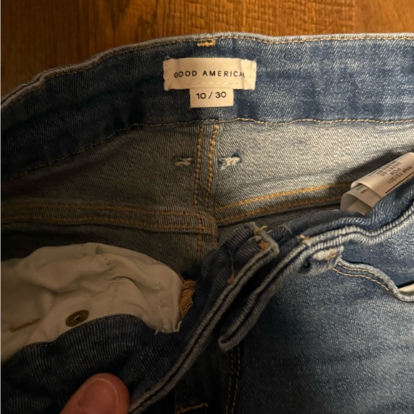 Good American Jeans - Picture 2 of 4